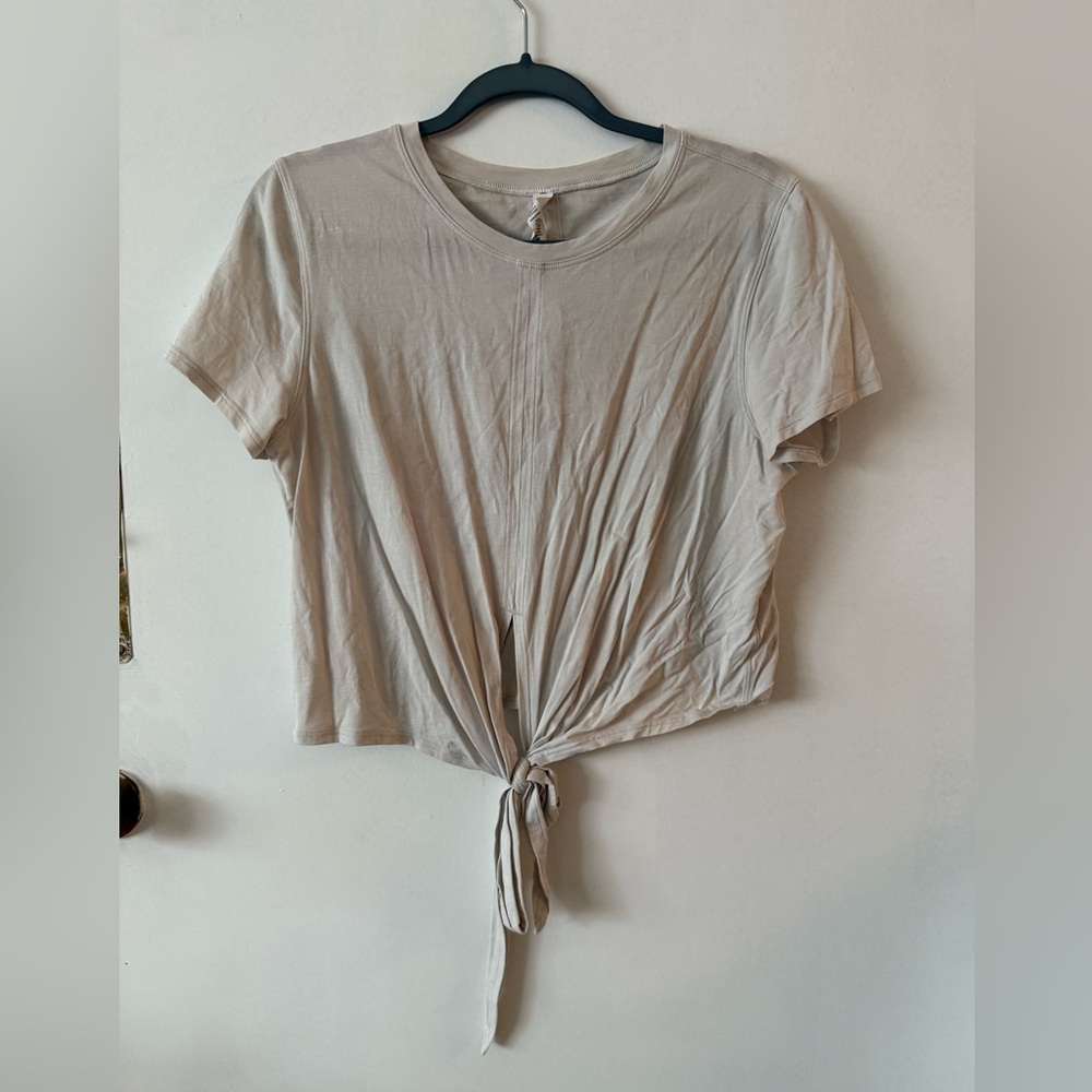 Lululemon Knot Gonna Fly top